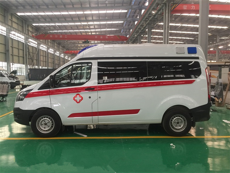 福特V362中轴中顶救护车