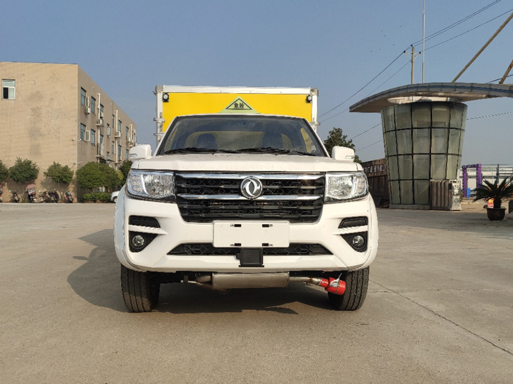 东风皮卡爆破器材运输车