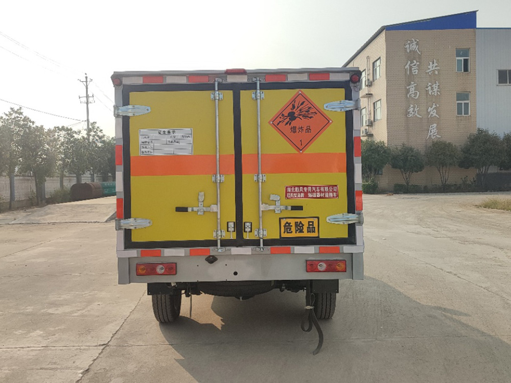 东风皮卡爆破器材运输车